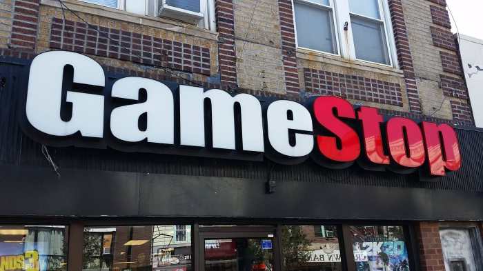 Gamestop gme sinks on revenue drop stock offering what to know